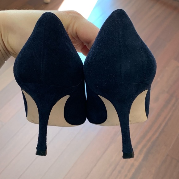 Manolo Blahnik BB Navy Suede Pointed 70mm Pump - Picture 3 of 4